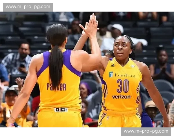 一场被“偷走”的时间戏法：当华盛顿神秘人遇见康涅狄格太阳，延期背后的悬念与狂热